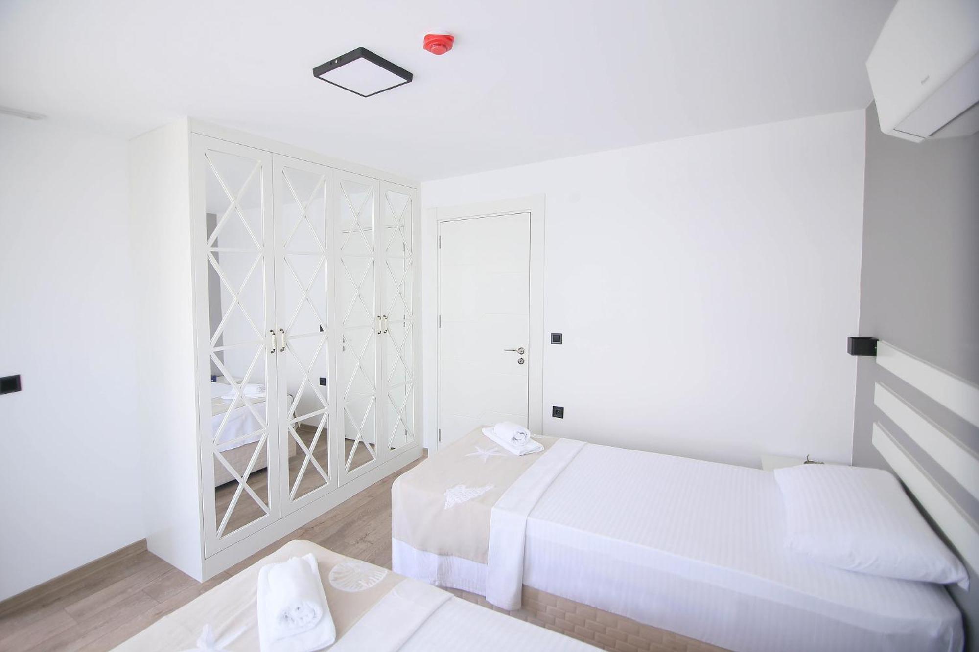 Krem Marin Otel Çeşme Buitenkant foto